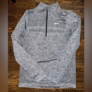 NIKE medium athletic quarter zip